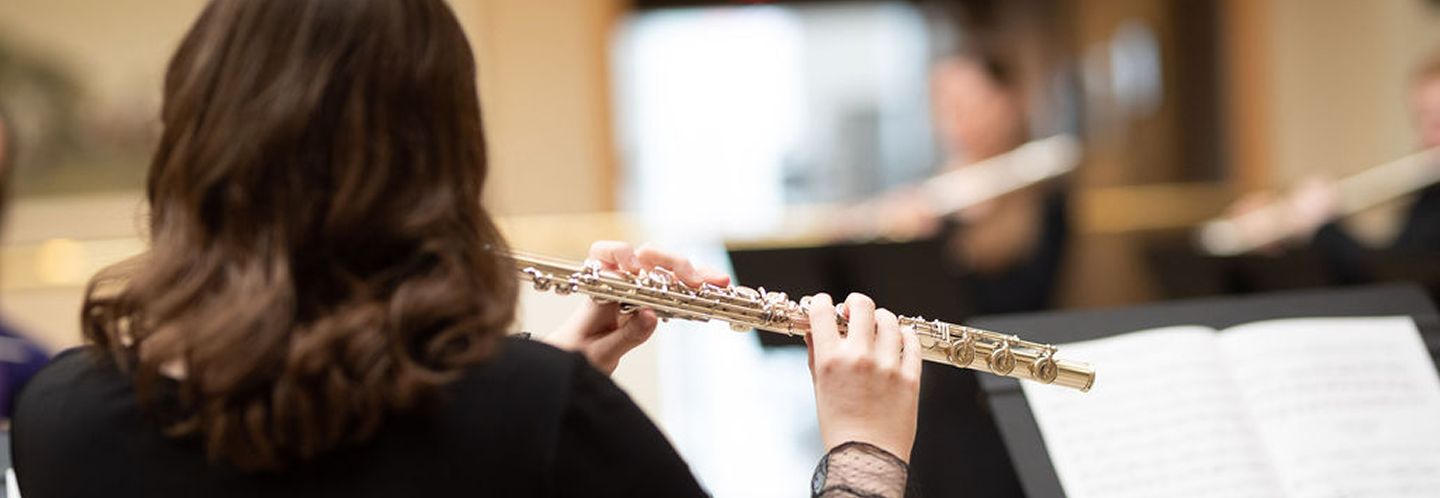 flute player