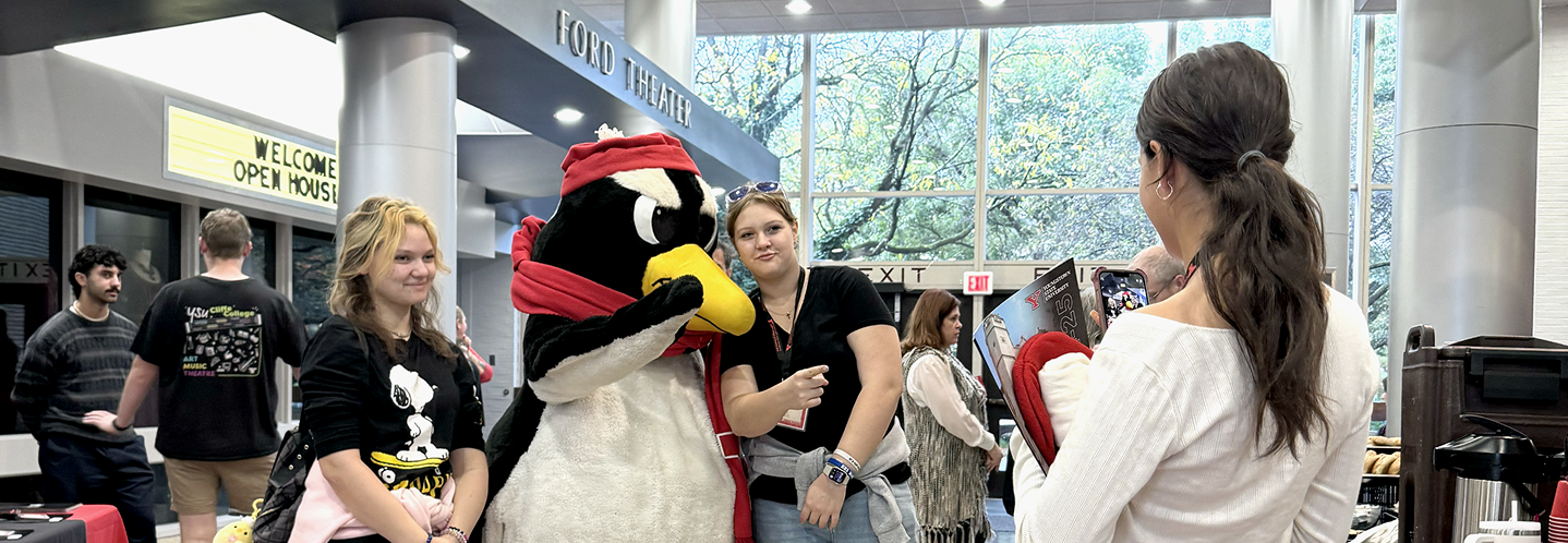 Students posing with Pete
